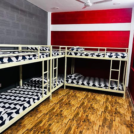 Hostel Kuruku Santhu Colive ポンディシェリ エクステリア 写真